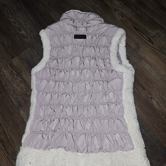 Calvin Klien Sporty Puffer Vest Fitted Zip Front Insulated With Sherpa Lining - Picture 4 of 5